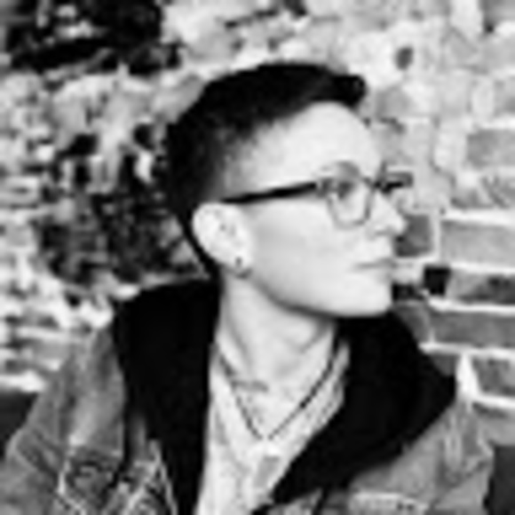 Meet your Posher, Jodie - Picture 1 of 1